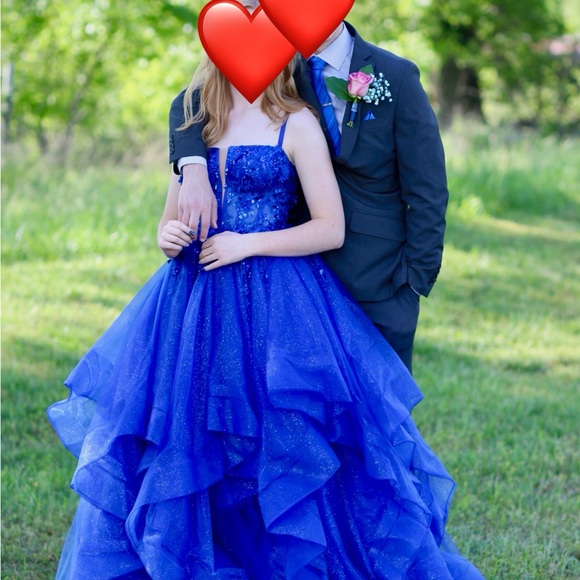 Beautiful formal gown - Picture 1 of 3